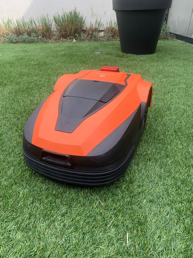 Blumfeldt robotmaaier 1200m2, Ophalen of Verzenden, Zo goed als nieuw, Meer dan 25 cm