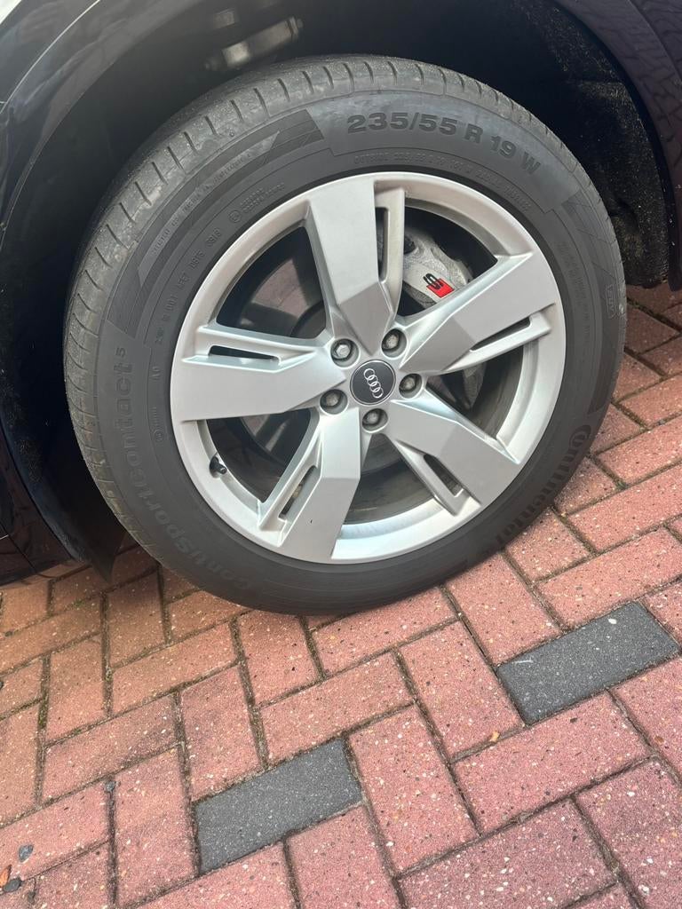 Originele Audi Q5 velgen met zomerbanden – 19 inch, Gebruikt, Banden en Velgen, 235 mm, Personenwagen