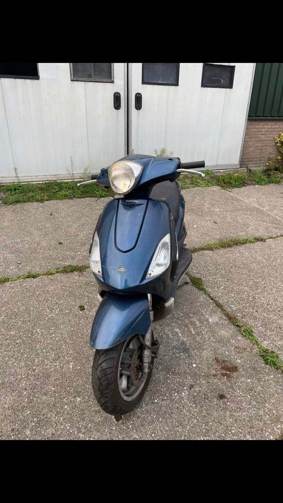 Piaggio fly opknapper 250,-, Fietsen en Brommers, Scooters | Piaggio, Ophalen of Verzenden, Gebruikt, Benzine, Fly