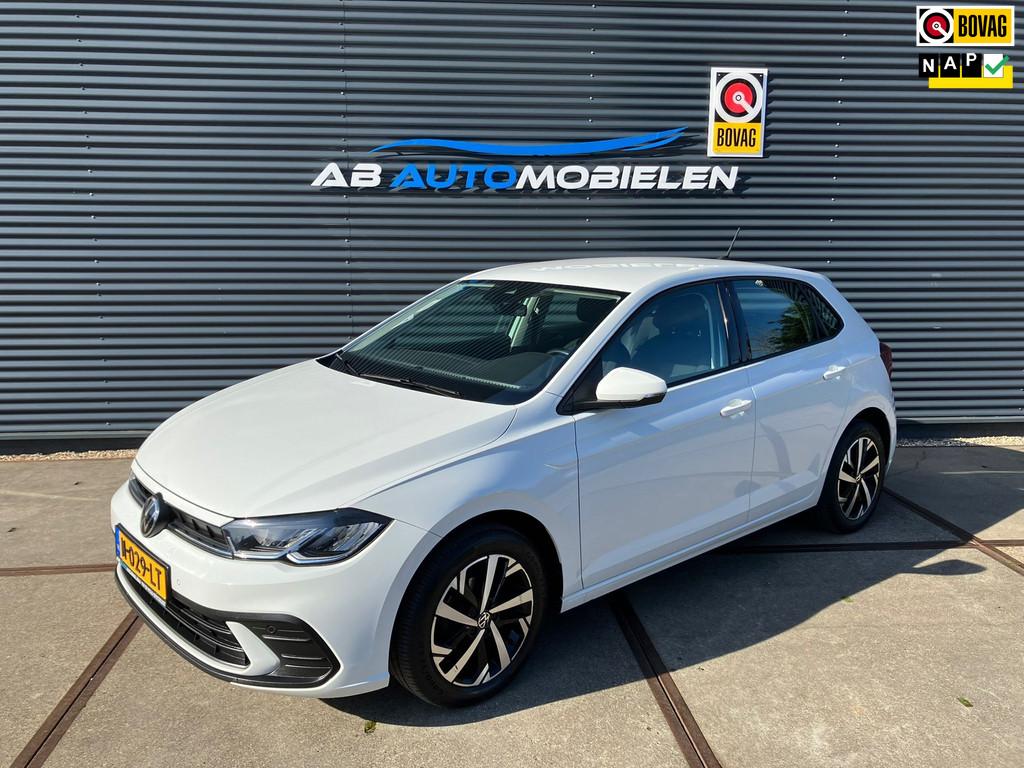 Volkswagen Polo 1.0 TSI Life PDC/ CARPLAY, Auto's, Volkswagen, Voorwielaandrijving, Gebruikt, Met garantie (alle), 1072 kg
