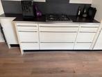 Witte keuken met Inbouwapparatuur, 2 rechte gedeeltes, Huis en Inrichting, Keuken | Complete keukens, Ophalen, Wit, Hoekkeuken