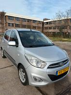 Hyundai i10 1.25 I 5DR 2012 Grijs, Auto's, Hyundai, Voorwielaandrijving, 450 kg, 31 €/maand, 4 cilinders