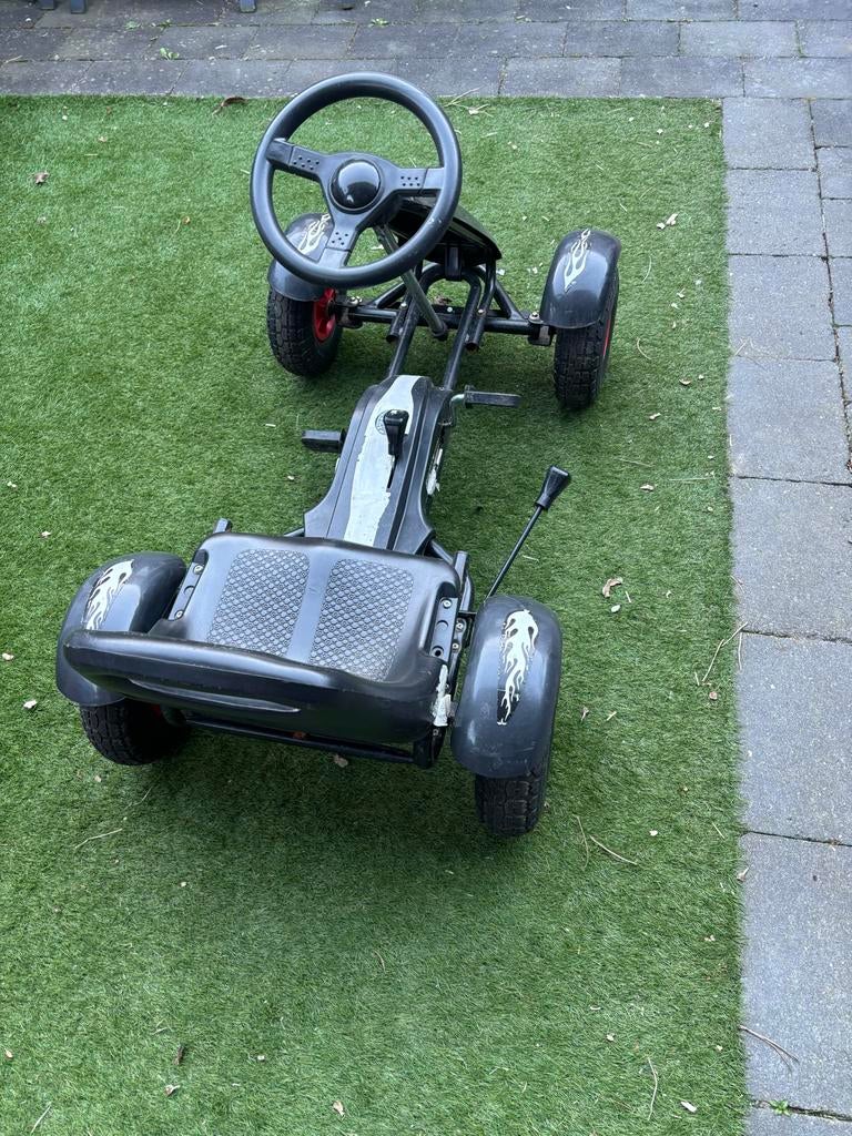 Zwarte skelter met verstelbaar stoeltje, Kinderen en Baby's, Speelgoed | Buiten | Skelters, Ophalen, Gebruikt, Overige merken