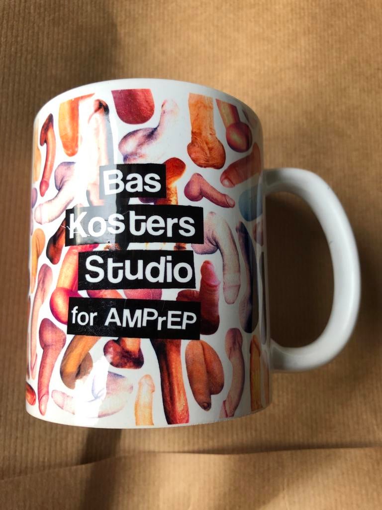 Mok bas kosters studio for amprep met piemels, Ophalen of Verzenden, Zo goed als nieuw, Porselein, Kop en/of schotel