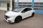 Honda Civic 1.8 Lifestyle black edition met een set winterba, Voorwielaandrijving, Euro 5, Gebruikt, LED verlichting