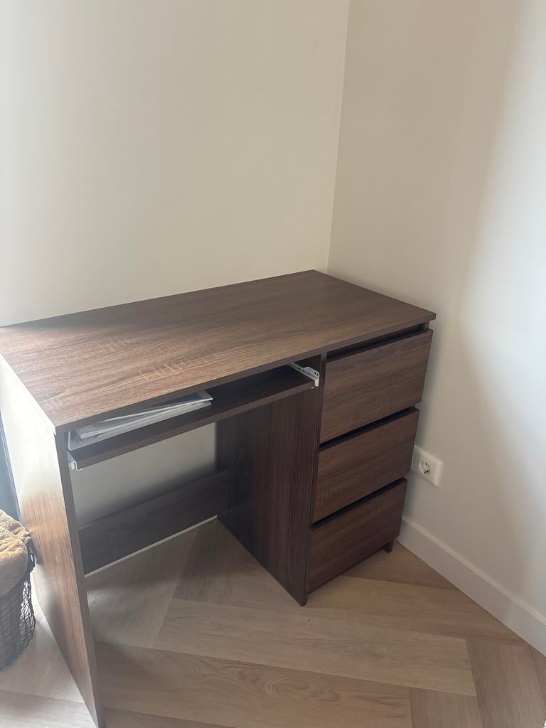 Modern klein bruin bureau met lades en toetsenbordlade, Ophalen, Gebruikt, Met lades, Spaanplaat of MDF
