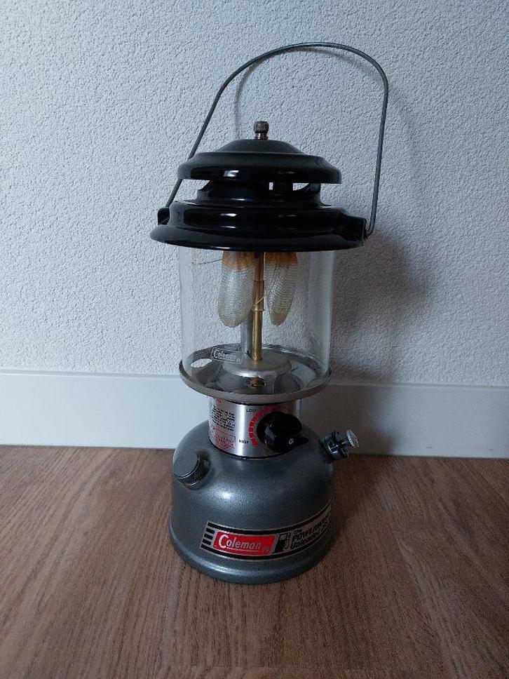 coleman the powerhouse unleaded 295 lantaarn ( petroleumlamp, Caravans en Kamperen, Kampeeraccessoires, Ophalen of Verzenden