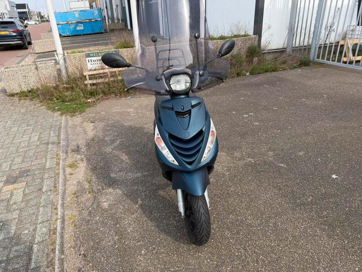 Piaggio zip 4 takt, Fietsen en Brommers, Scooters | Piaggio, Gebruikt, Zip, Maximaal 25 km/u, Benzine, Ophalen