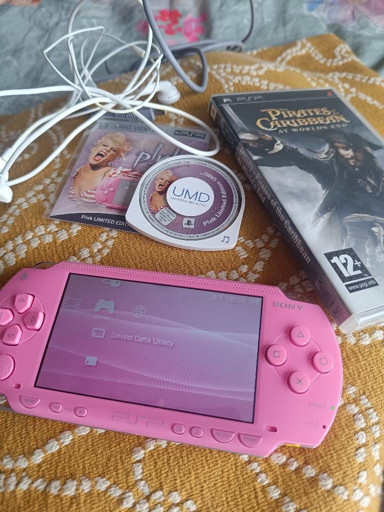 PSP P!NK for collection Edition Limited, 1 speler, Ophalen of Verzenden, Zo goed als nieuw, Vanaf 12 jaar