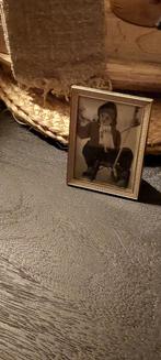 Oud klein fotolijstje bol-glas - foto- lijstje, Ophalen of Verzenden