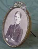 Nr ONB28: Oud koperkleurig ovaal portretlijstje, Ophalen of Verzenden
