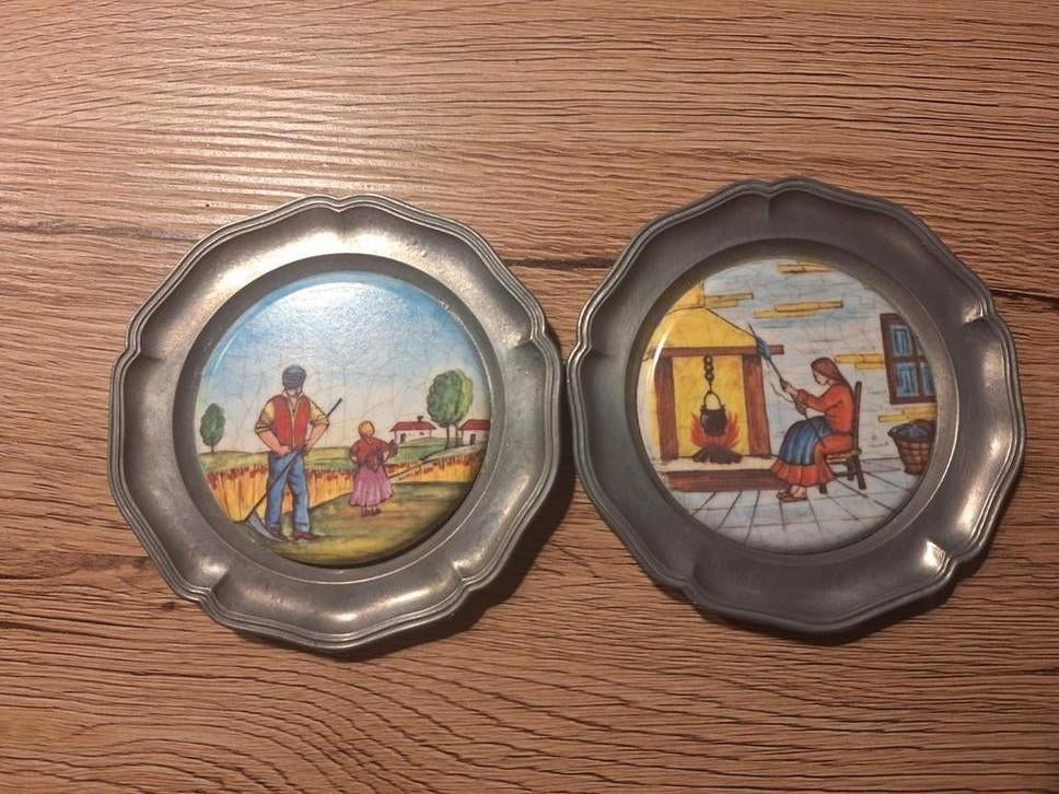 2 Tinnen borden, Ophalen of Verzenden