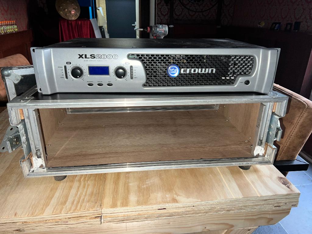 Crown XLS2000, Ophalen, Zo goed als nieuw, Minder dan 500 watt, Monitor(versterker)