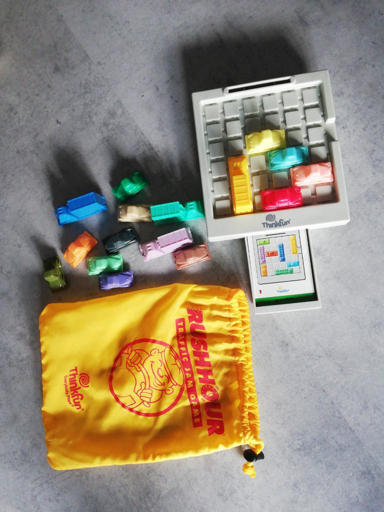 Rushhour, iq thinkfun puzzels, Ophalen of Verzenden, 500 t/m 1500 stukjes, Zo goed als nieuw, Rubik's of 3D-puzzel