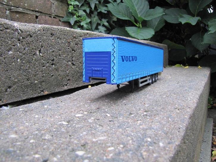 Losse Tekno 3 assige schuifzeiltrailer., Hobby en Vrije tijd, Modelauto's | 1:50, Zo goed als nieuw, Bus of Vrachtwagen, Tekno