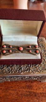 Antieke  broche, Amsterdamse School met bloedkoraal., Ophalen of Verzenden, Overige materialen, Broche, Met edelsteen