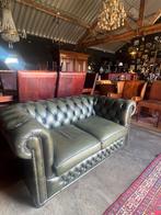 Groene Chesterfield 2-zitsbank in goede staat verkerend., Ophalen