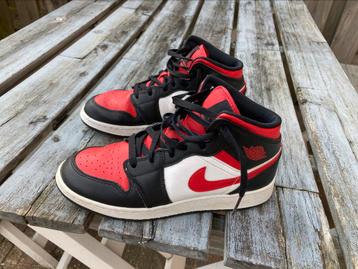nike air jordan 1 mid alternate bred maat 38,5 beschikbaar voor biedingen