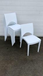 4 stuks stoelen kunststof stapelbaar stoelen zijn NIEUW, Ophalen, Kunststof, Wit, Nieuw