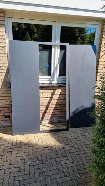 Douchewand met deur camper, caravan of renovatie  beschikbaar voor biedingen