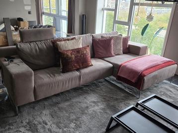 Montèl hoekbank. Nubuck. Taupe. beschikbaar voor biedingen