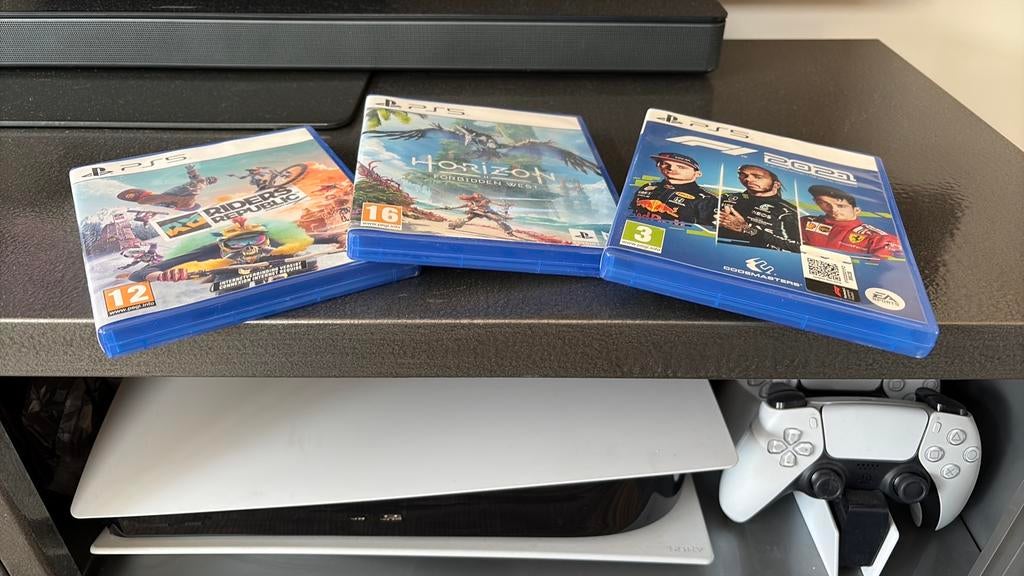 PlayStation 5, disc, 2 controllers, oplaadstation, 3 games, Ophalen, Zo goed als nieuw