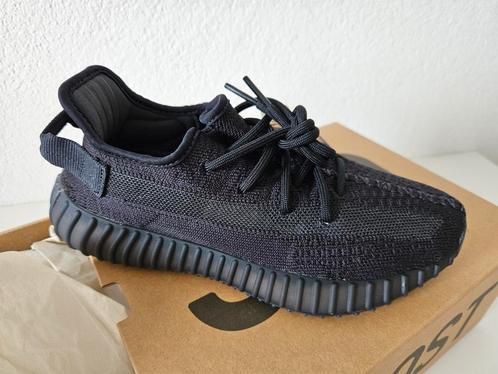 Nieuwe Yeezy Boost 350 V2 Onyx zwart maat 38 2/3 HQ4540, Kleding | Heren, Schoenen, Nieuw, Sneakers of Gympen, Zwart, Ophalen of Verzenden
