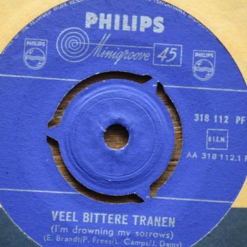 Annie de Reuver   ---   Veel bittere tranen beschikbaar voor biedingen