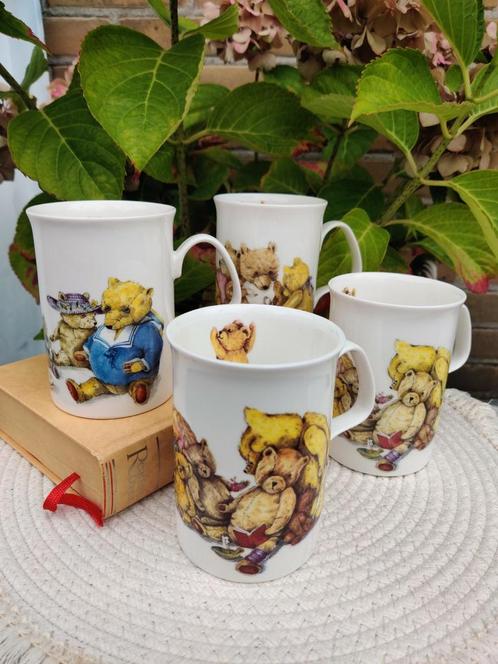 Vintage kopjes Roy Kirkham "Teddy Bears" (Engeland, 1992), Huis en Inrichting, Keuken | Servies, Zo goed als nieuw, Kop(pen) en/of Schotel(s)
