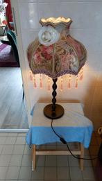 Victoriaanse  tafellamp  met kralen, Antiek en Kunst, Ophalen of Verzenden