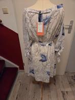 Blauw-wit off shoulder jurk - Maat M, Maat 38/40 (M), Blauw, Nieuw, Ophalen of Verzenden