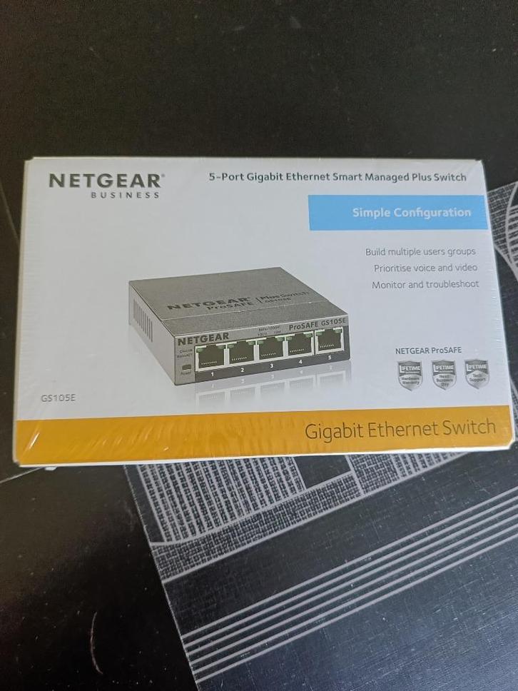 NIEUW NEW NETGEAR GS105E Netwerk Switch 1Gbps 5 poorten, Computers en Software, Netwerk switches, Nieuw, Ophalen of Verzenden