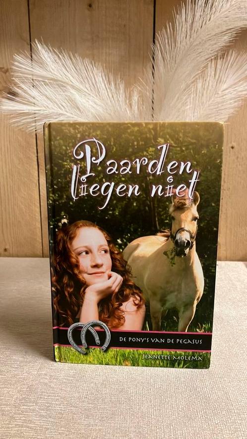 KR-7 Jeanette Molema Paarden liegen niet deel 1 Pegasus, Boeken, Kinderboeken | Jeugd | 10 tot 12 jaar, Zo goed als nieuw, Ophalen of Verzenden