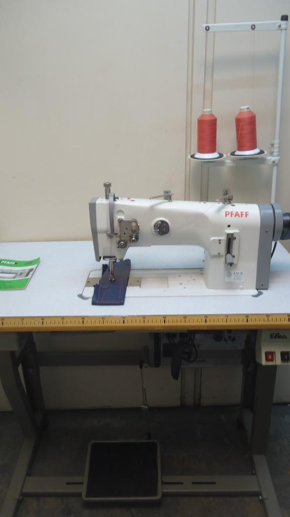 Industrie Naaimachine Pfaff 3 Voudig Transport(1245), Hobby en Vrije tijd, Naaimachines en Toebehoren, Gebruikt, Naaimachine, Pfaff