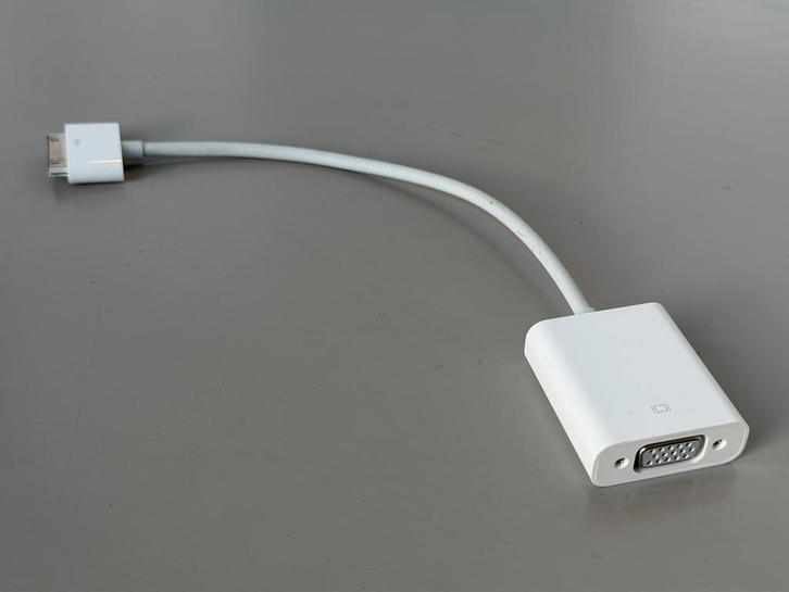 Apple iPad iPhone 30 pin Dock Connector naar VGA adapter, Computers en Software, Pc- en Netwerkkabels, Zo goed als nieuw, Ophalen of Verzenden