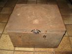 ijzeren kist helemaal  intakt nergens kapot, Huis en Inrichting, Woonaccessoires | Kisten, Ophalen, Minder dan 50 cm, 50 tot 100 cm