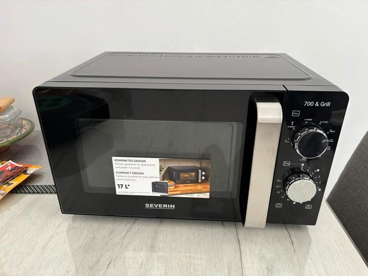 NIEUW Magnetron - Zwart - Nooit Gebruikt. Grillfunctie, Witgoed en Apparatuur, Magnetrons, Nieuw, Vrijstaand, Magnetron, Minder dan 45 cm