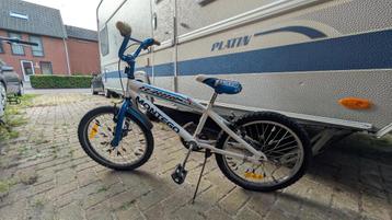 Witte BMX beschikbaar voor biedingen