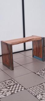 Uniek olijfhouten krukje met epoxy, Bruin, Hout, Ophalen of Verzenden, Zo goed als nieuw