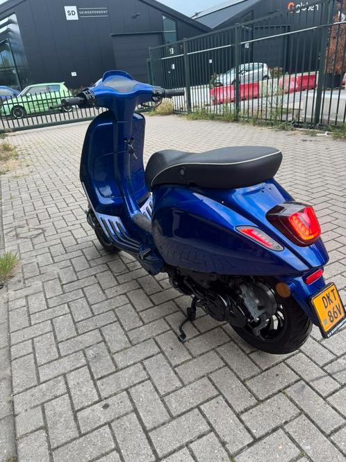 Vespa sprint custom 4klepper 80cc, Fietsen en Brommers, Snorfietsen en Snorscooters, Zo goed als nieuw, Vespa, Benzine, Ophalen of Verzenden