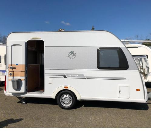 Caravan Knaus Südwind 400FD met voortent en luifel, Caravans en Kamperen, Caravans, Particulier, Ophalen