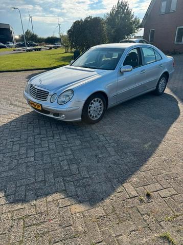 Mercedes-Benz E-Klasse 2.1 CDI E200 Sedan AUT 2004 Grijs beschikbaar voor biedingen