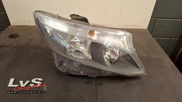 Koplamp rechts van een Mercedes Vito beschikbaar voor biedingen