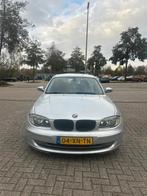 BMW 1-Serie 2.0 118I 5DR AUTOMAAT  Grijs carplay+camera, Auto's, 65 €/maand, 1995 cc, Zwart, Origineel Nederlands