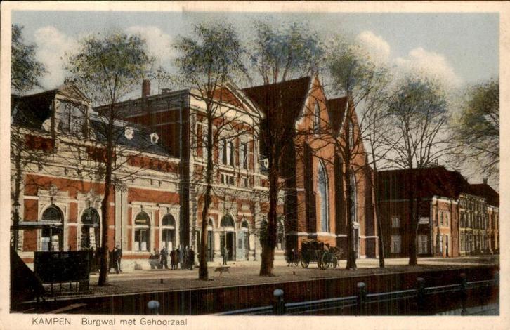 Kampen- Burgwal met Gehoorzaal, Verzamelen, Ansichtkaarten | Nederland, Gelopen, Overijssel, Voor 1920, Ophalen of Verzenden