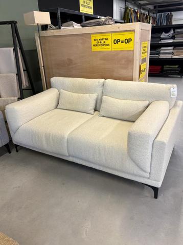 2zits bank teddy bouclé stof showroommodel beschikbaar voor biedingen