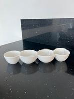 Maxwell & Williams White Basics Snackschaal Caterpillar, Huis en Inrichting, Keuken | Servies, Ophalen of Verzenden, Nieuw, Overige stijlen