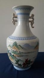 Chinese vaas, 31 cm hoog, 17 cm breed, Antiek en Kunst, Antiek | Vazen, Ophalen of Verzenden
