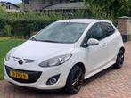 Mazda 2 1.3 62KW 5DRS 2012 Parelmoer wit, Auto's, Mazda, Voorwielaandrijving, Stof, Zwart, 4 cilinders
