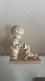 Goebel Hummel kleine jongen met hond (tekkel) - Charlot Byj, Ophalen of Verzenden, Hummel